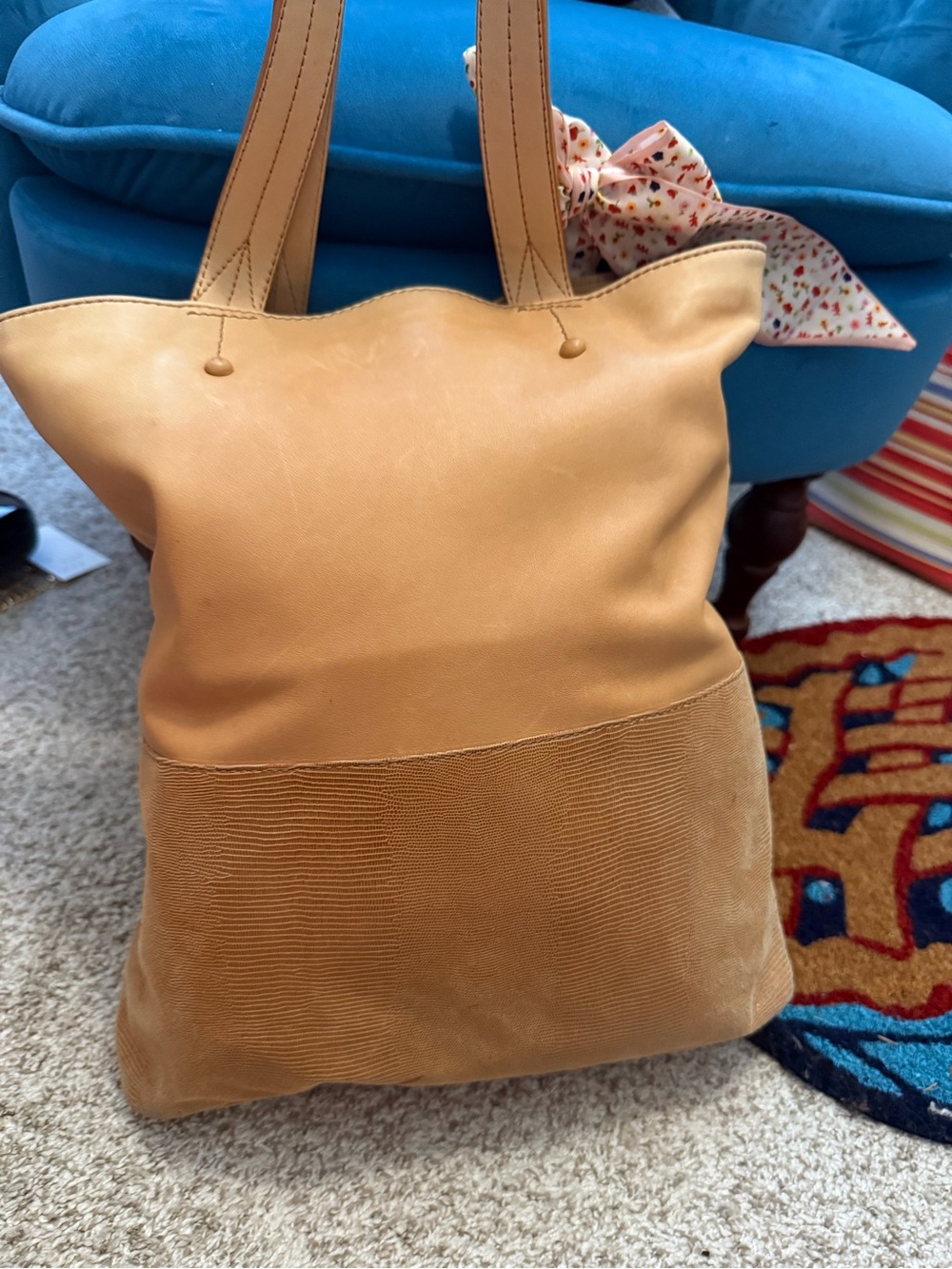 Vintage ANN TAYLOR Tan Leather Tote Bag with Tassel Charm - Picture 4 of 10